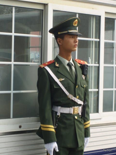 חייל משמר בכיכר טיאנמן (צילום מקורי)