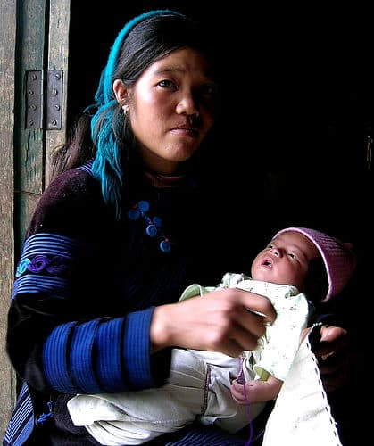 בת מיעוטים בכפר ביואניאנג (צילום: Philippe Semanaz, רישיון)