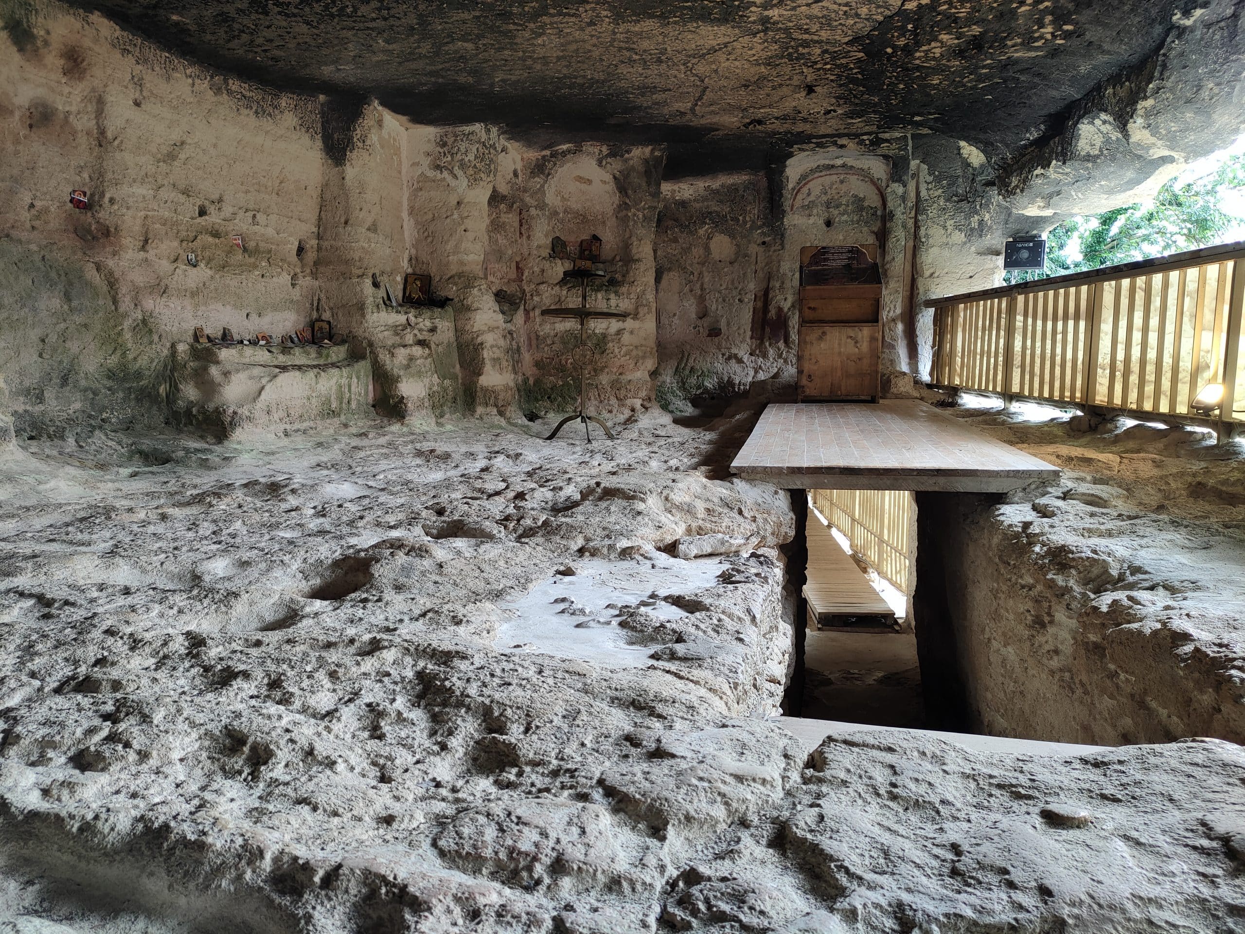 חדרי הנזירים במנזר שבסלע (צילום: צילום מקורי)