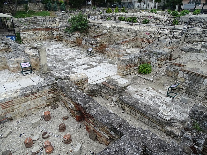 שרידי המרחצאות הרומים בורנה (צילום: Adam Jones)