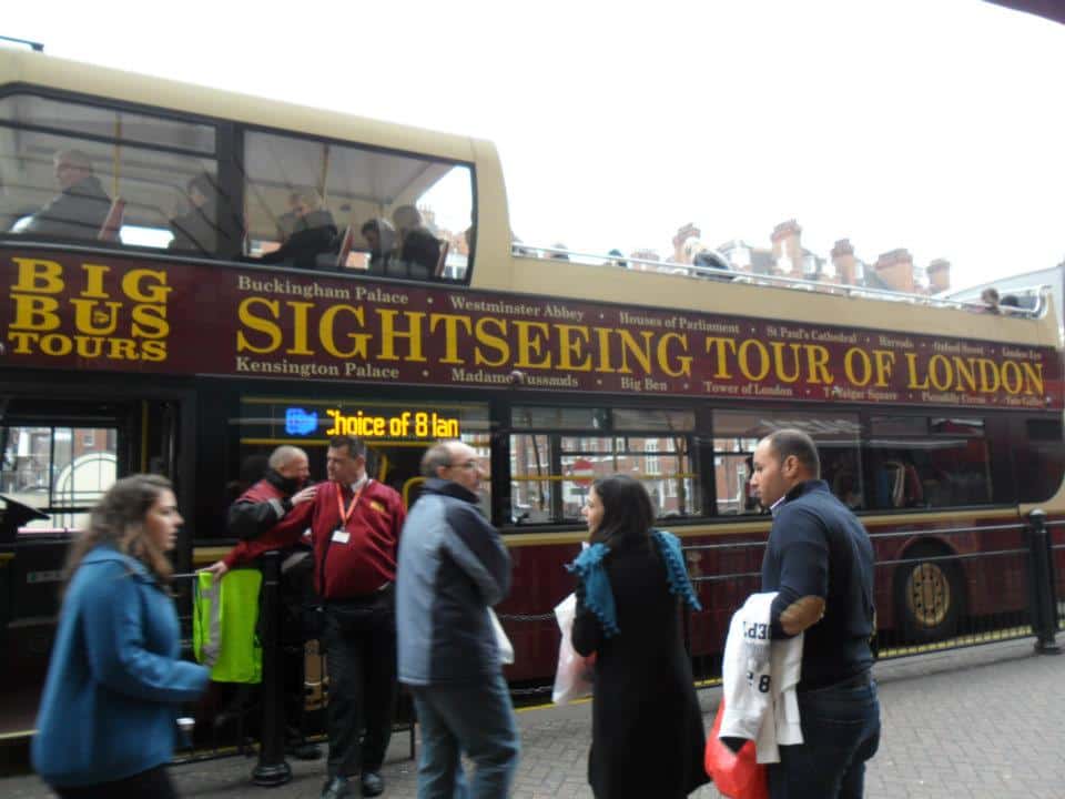 אוטובוס התיירים  (צילום מקורי)