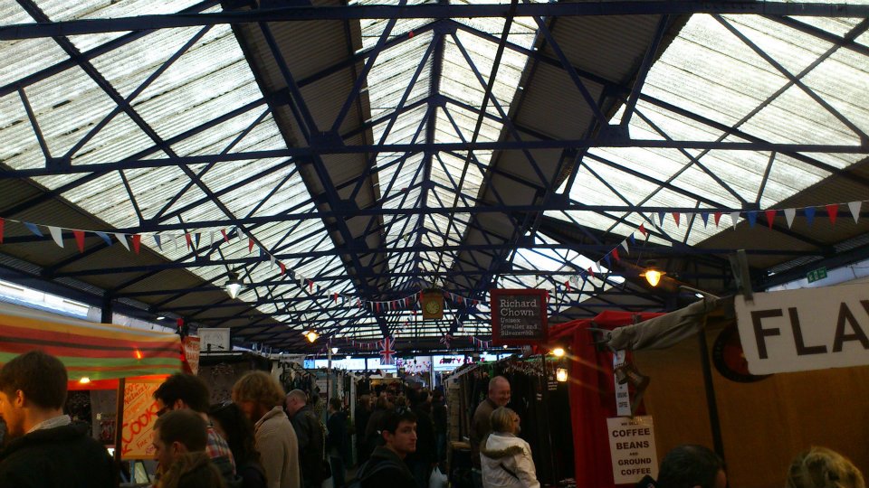השוק של סוף שבוע בגריניץ'  - דוגמה לאחד השווקים המפורסמים של לונדון (למידע נוסף ראה - שווקים בלונדון)