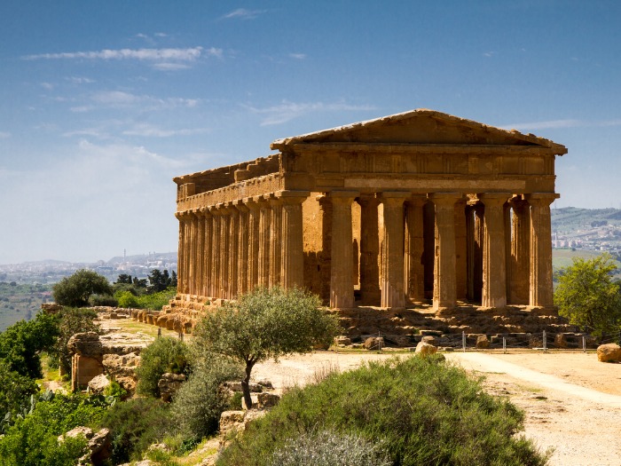 עמק המקדשים, עמק השוכן בדרום סיציליה ומכיל בתוכו 7 מקדשים יווניים מרהיבים