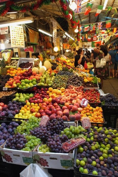 השוק העירוני בוליאו, האזור סביבו הוא אחד מהאזורים הפופולארים ללינה בפורטו