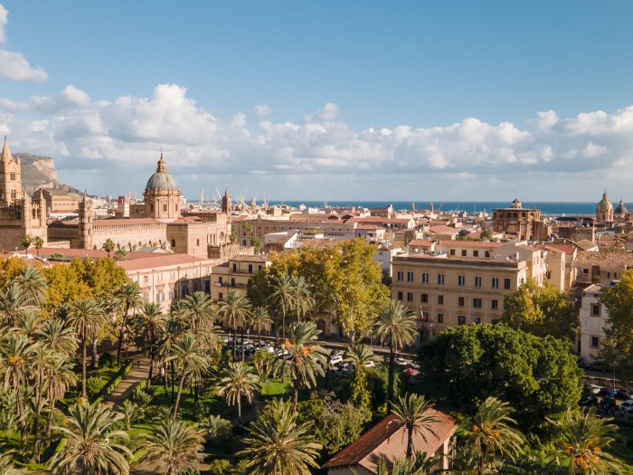 העיר פלרמו, עיר הבירה של סציליה והעיר הגדולה ביותר באי.