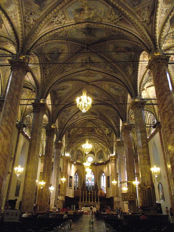 קתדרלת סן לורנצו, פנים הכנסיה (צילום: Parsifall, רישיון)
