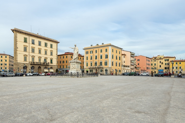 הכיכר המרכזית Piazza della Repubblica 