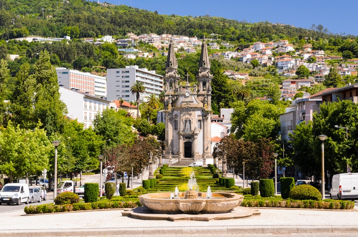 גימארייש - עיר הולדתו של אפונסו הראשון, העיר מאופיינת בפינות חמד המספרות את סיפורה ההיסטורי של פורטוגל
