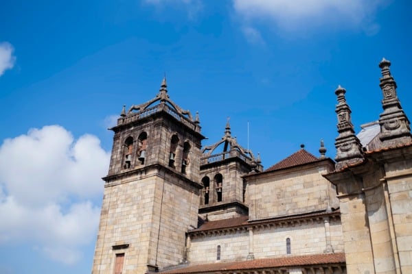 האזור סביב הקתדרלה הוא אחד האהובים ביותר על תיירים המגיעים לבארגה