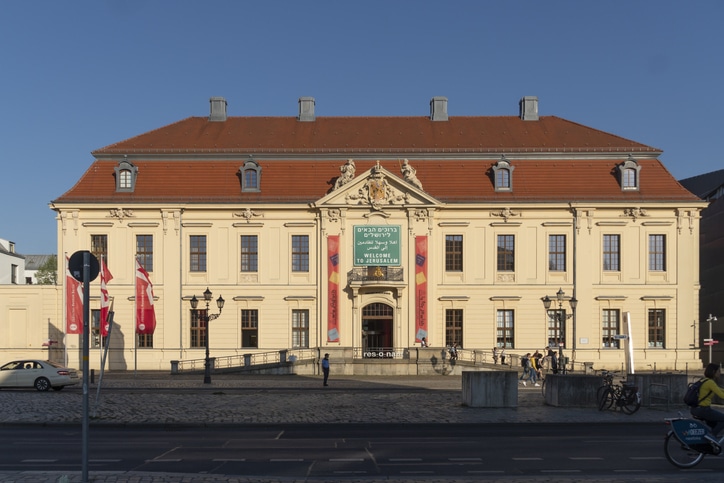 הלינה באזור המוזיאון היהודי פופולארית מאוד בקרב תיירים הבוחרים ללון בברלין