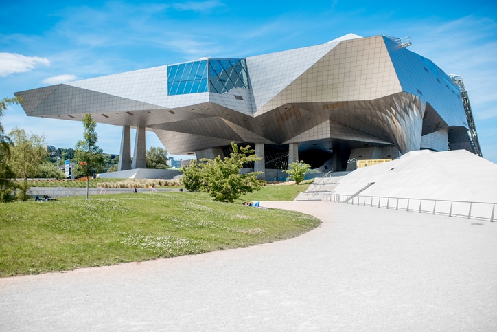 אדריכלות חדשנית וייחודית למבנה מוזיאון קונפלואנס העוסק בהיסטוריה הרחוקה