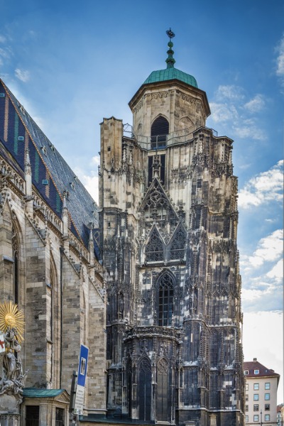 המגדל הצפוני בו שוכן הפעמון הגדול באוסטריה