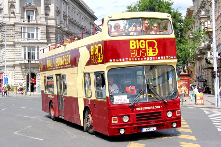 אוטובוס התיירים בבודפשט