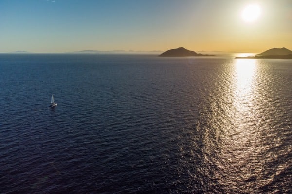 שייט במפרץ הסרוני- הזדמנות לחוות את יוון בצורה אותנטית