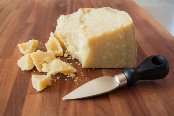 גבינת פרמז'ן האייקונית המיוצרת בעיר פארמה