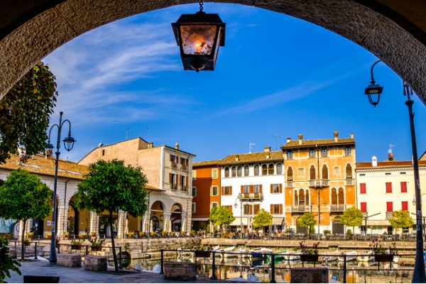העיר העתיקה בDesenzano Del Garda