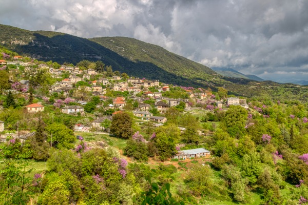 הכפר אריסטי בחבל זגוריה, יוון