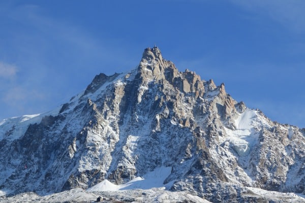 הר המון בלאן, ששאמוני שוכנת למרגלותיו. ההר הגבוה ביותר במערב אירופה (מעל 4,800 מ')