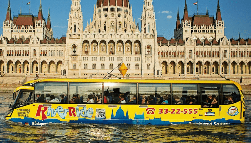 אוטובוס תיירים אמפיבי בבודפשט