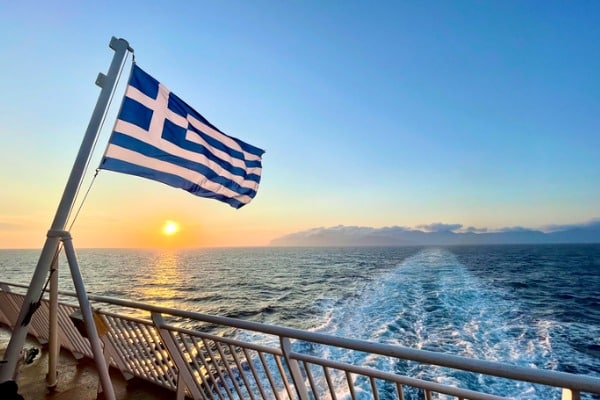 מעבורת בין איי יוון