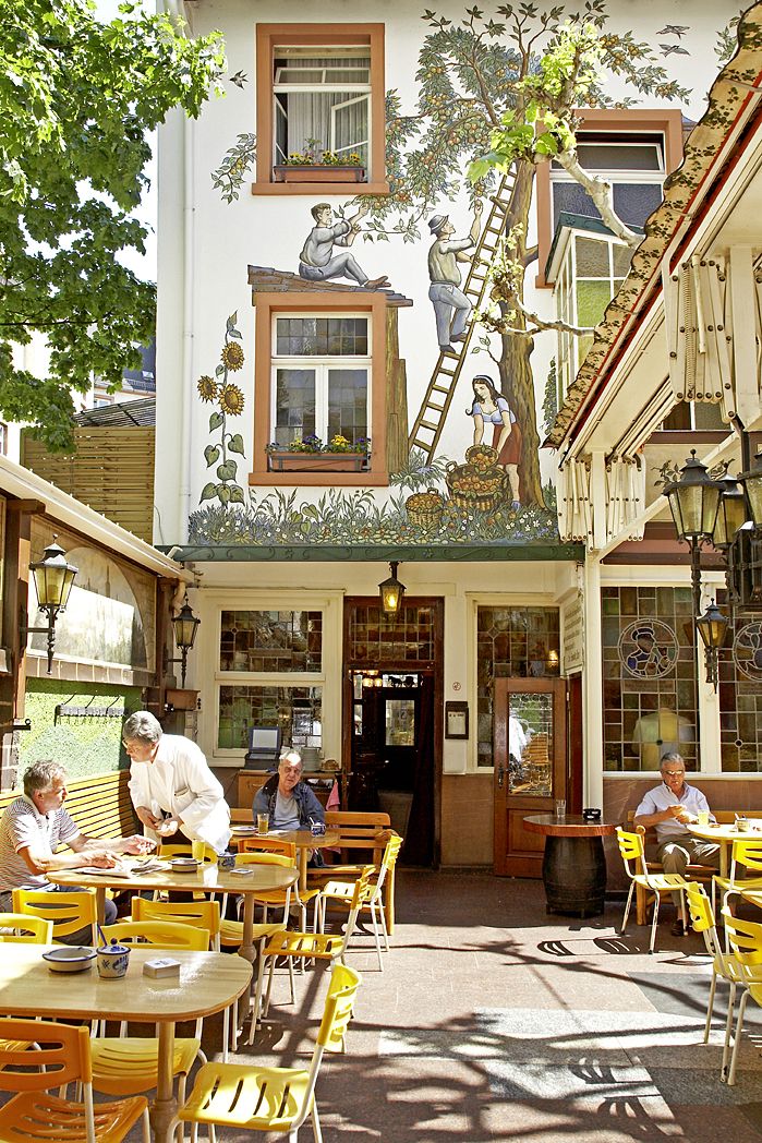  מסעדת Ebbelwoi-Stube Zum Gemalten Haus - צילום פינטרסט של המסעדה