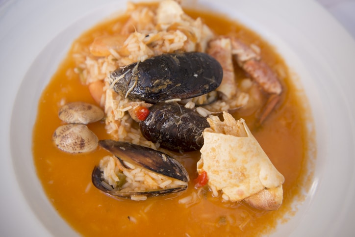 אורז ופירות ים מנה פופלארית במסעדות לגאוס 